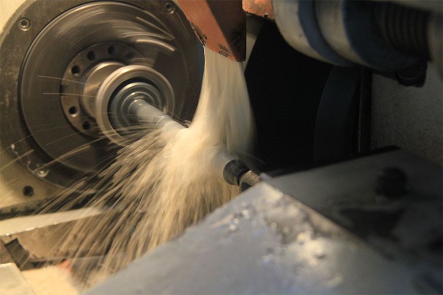 Máy làm cốc giấy có những cách bảo trì thông thường nào?